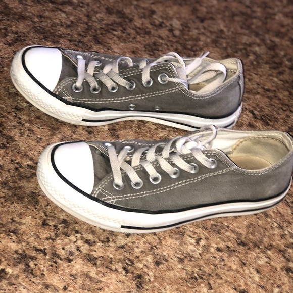 gray converse - Picture 2 of 5